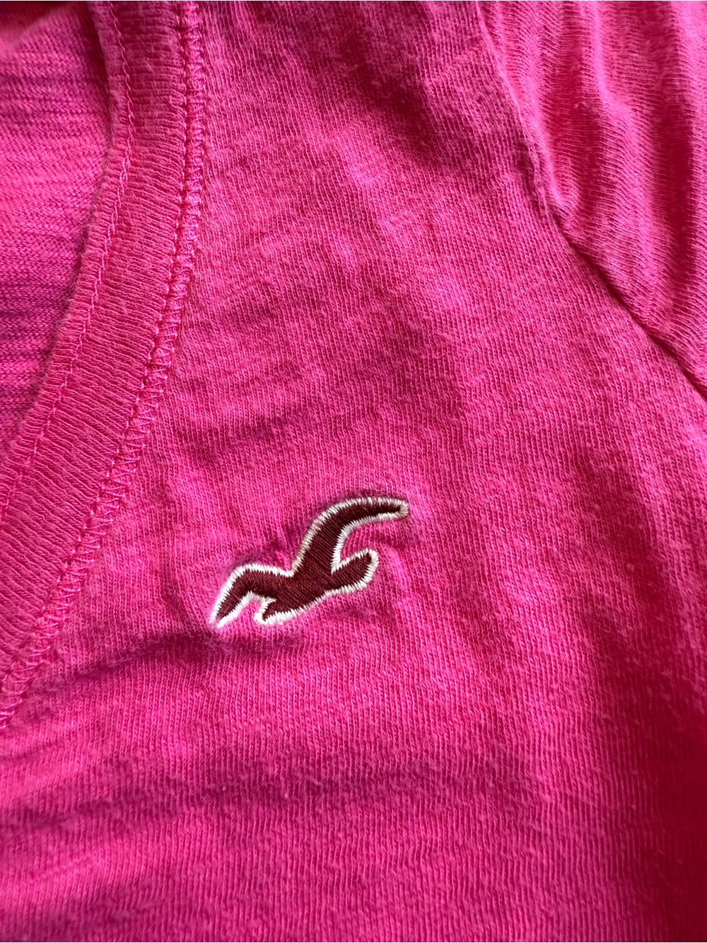 Vintage Y2K Hollister Women's V-Neck Tee in Bright Pink - Picture 3 of 5